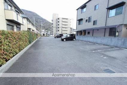 バリュージュヤシマＡ・Ｂ・Ｃ・Ｄ棟[3K/54.07m2]の駐車場