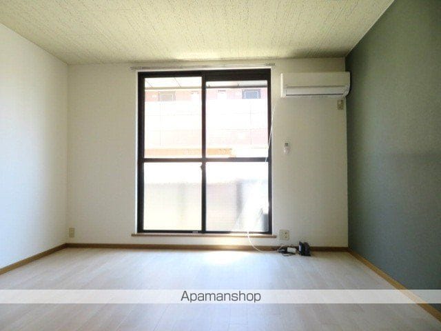 ダンディライオン西市の内装写真