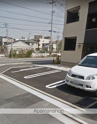 サンライズ　ヴィラ[1R/26.27m2]の駐車場1