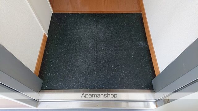 レオパレスＧＯＬＤ[1K/20.81m2]の玄関