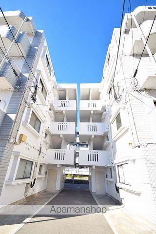 永徳ハイツB棟の外観写真