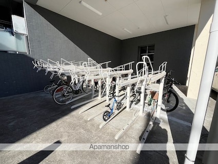 Ｍｏｎｔｐａｒｔｈｅ[2LDK/70.72m2]の共用部1