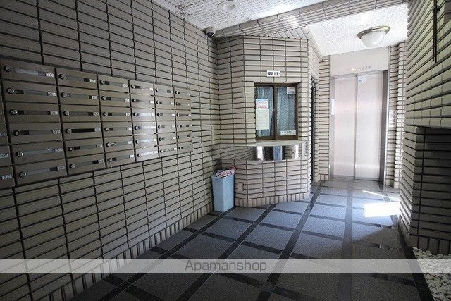 パラージュ西新の玄関写真