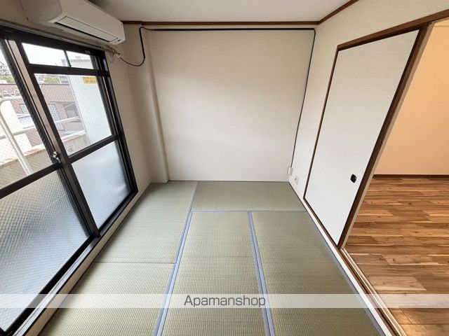 矢内ハイツ服部の内装写真