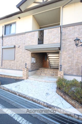ROSEVILLA C棟の玄関写真