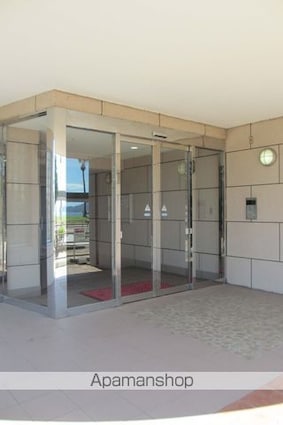 アズゥール[3LDK/70.39m2]のエントランス1