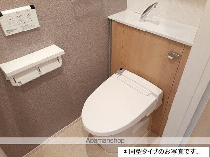 ラ・フュンフ[1LDK/31.84m2]のトイレ