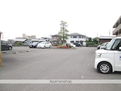 ユーミー笹野[2LDK/59.85m2]の駐車場