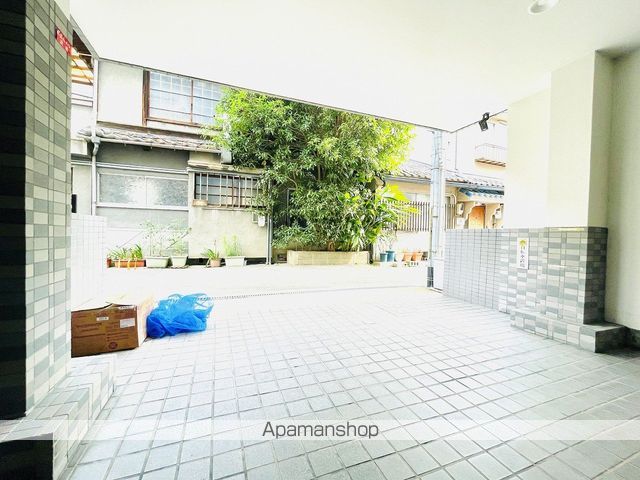 プチメゾンアオバの玄関写真