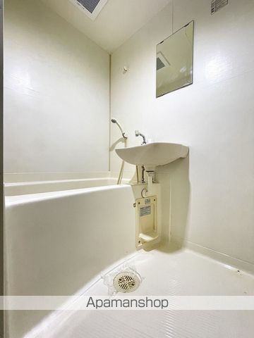 ハイエストキャッスルマンションの内装写真