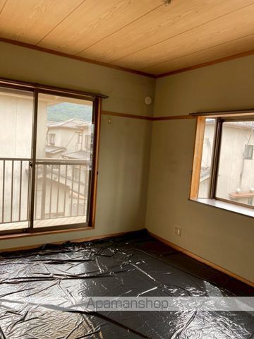福山市 2階建 築32年の内装写真