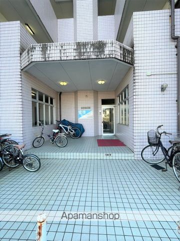 オーベスト加納の玄関写真