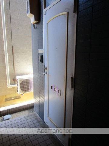 ツインハウスAの玄関写真