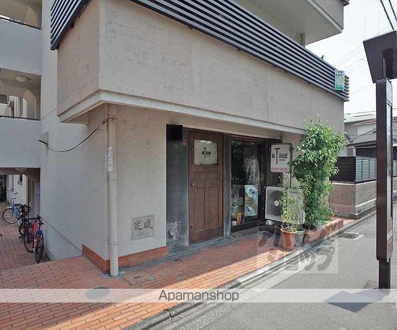 高野清水町マンションの玄関写真
