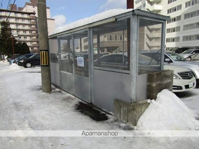 ロイヤルレインボー平岸 B棟の外観写真