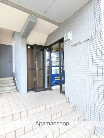 コーポリバーサイドの玄関写真