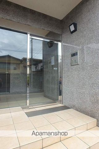 リバーロードIIの玄関写真