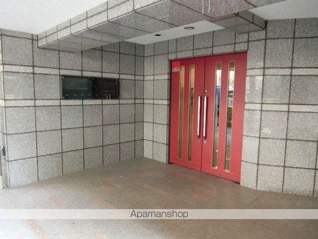 レジオス板橋本町アヴィニティーの玄関写真