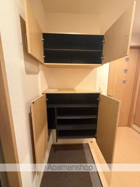 サンシスト[2K/41.59m2]の玄関1