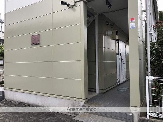 レオパレススコッツ カークの玄関写真