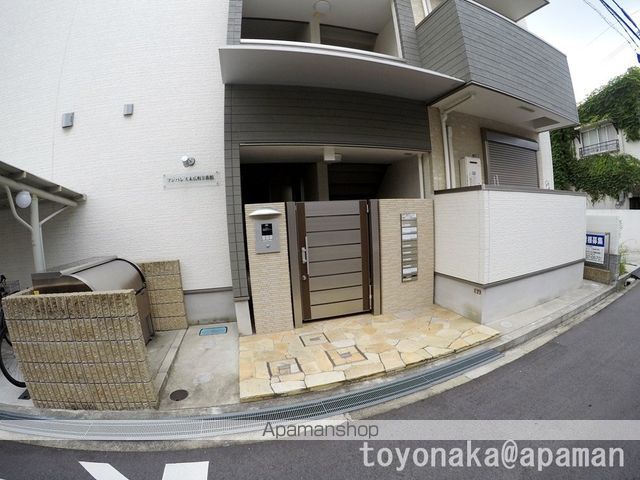 フジパレス末広町II番館の玄関写真