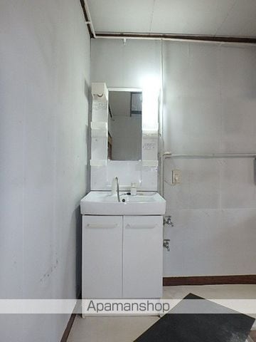 ＪＲ函館本線 滝川駅 バス乗車時間：10分 最寄りバス停で下車 徒歩5分 2階建 築61年の内装写真