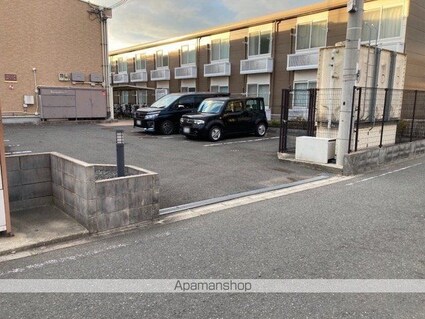 レオパレスフルール[1K/23.61m2]の駐車場