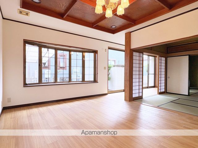 於呂戸建貸家の内装写真