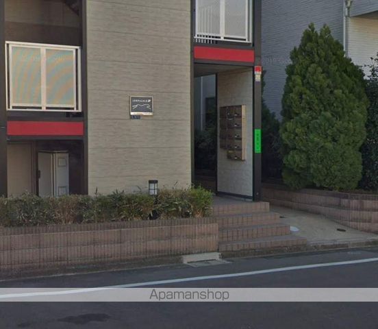 レオパレスコングラツィア石川台の玄関写真