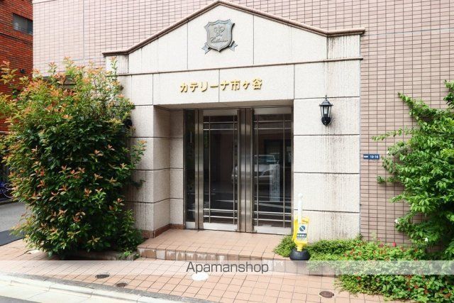 カテリーナ市ヶ谷の玄関写真