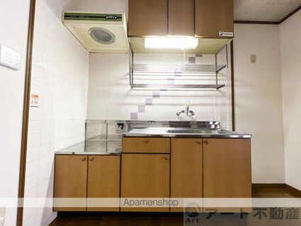 ユーミーＡＯＫＩ　Ａ棟[3DK/56.85m2]のキッチン