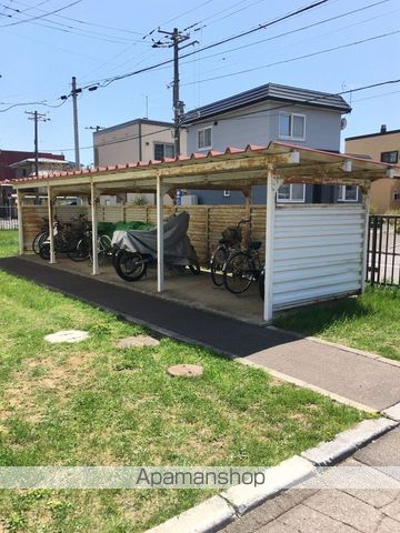 ユートピア川原1号棟の玄関写真