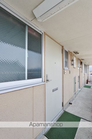 シャルム原田の玄関写真
