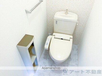 ノイレーベン　Ｂ棟[2LDK/49.91m2]のトイレ