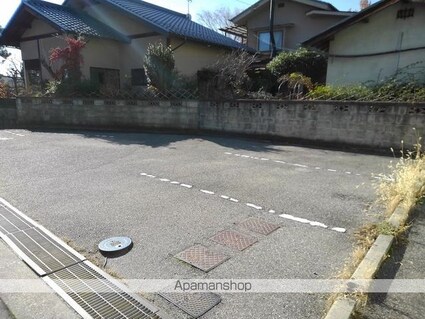 長野県松本市大字島内[1K/32.18m2]の駐車場2