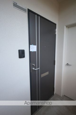 NEVER LANDの玄関写真