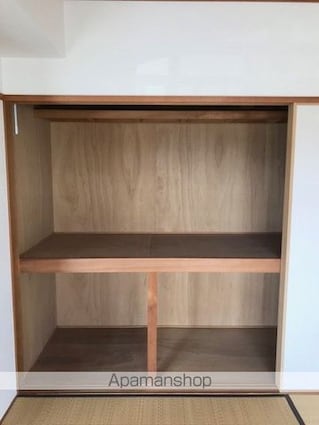 グリーン茨木[2LDK/56m2]の収納