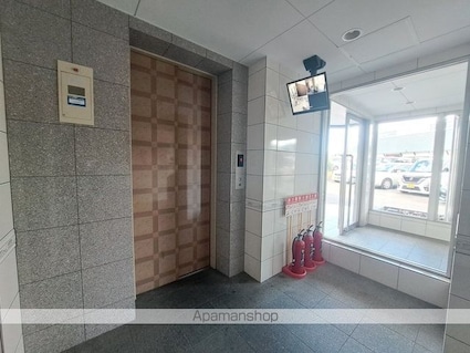 グランド・ステージ樽味[1R/35.03m2]のエントランス2