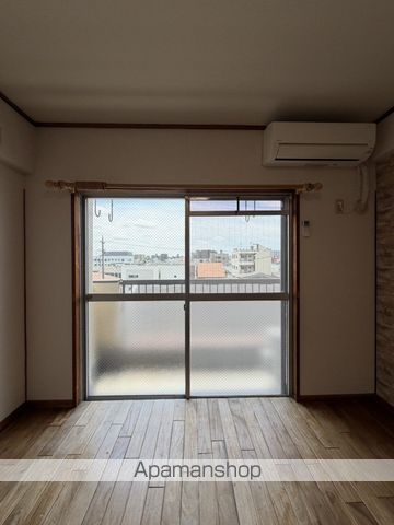 ユトリロ水草の内装写真
