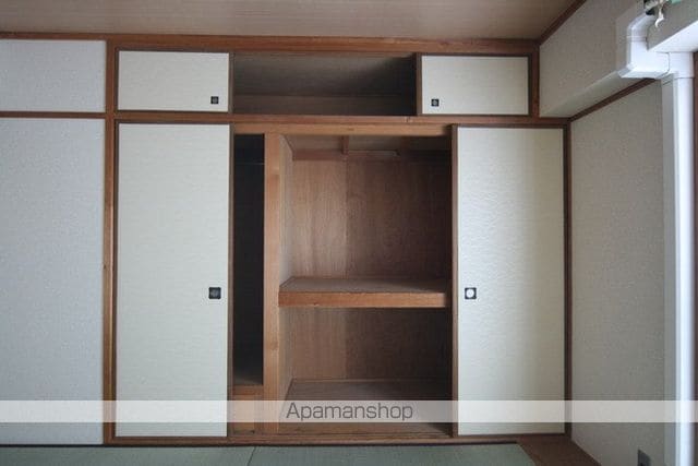 日商岩井池田マンションの内装写真