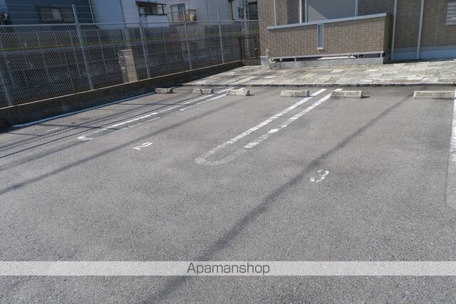 牛滝欅荘　Ａ棟[2LDK/60.88m2]の駐車場
