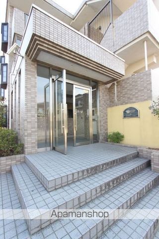 ディアコート市川の玄関写真