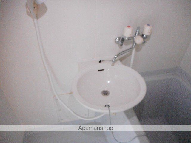 アムール英の内装写真