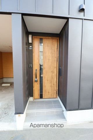 川沿1ー6タウンハウスの玄関写真