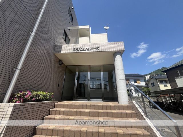 ブリリアンKの玄関写真