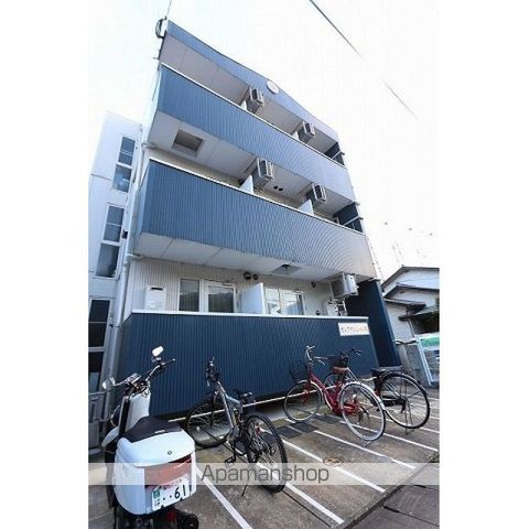セレブマンションIIIの外観写真