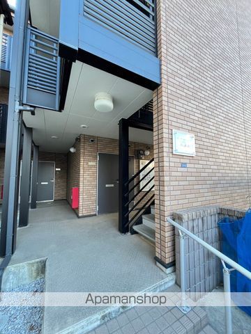 レオネクスト八木町の玄関写真