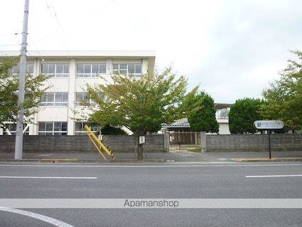 ファミーユ東石井[2LDK/56.29m2]の周辺2