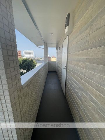 グラスプラス栄町Iの玄関写真