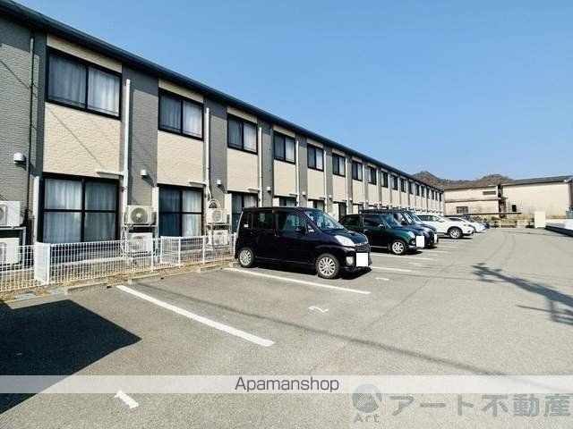 レオパレスマイファミーユ[2DK/49.2m2]の駐車場2